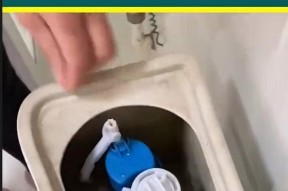 马桶上水漏水原因及解决方法（如何解决马桶一边上水一边漏水的问题）