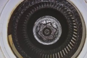 如何清洗抽油烟机油漏（简便高效的清洗方法分享）