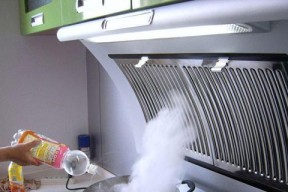 省钱秘籍（15个实用方法帮助你轻松省钱清洗油烟机）