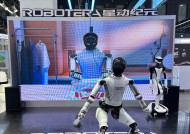星动纪元具身智能+“六边形战士”+亮相WRC，全能实力Slay全场 