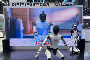 星动纪元具身智能+“六边形战士”+亮相WRC，全能实力Slay全场 