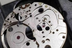 开关电源壳怎么拆下来？拆卸过程中需要注意什么？