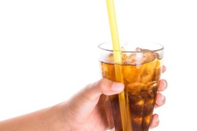 手持饮料拍照技巧是什么？如何拍出清晰照片？