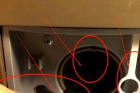 如何正确清洗滚筒洗衣机的过滤网（简单易行的清洗方法让你的洗衣机更持久）