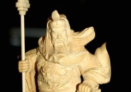 关公手机壳子的正确佩戴方法是什么？