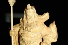 关公手机壳子的正确佩戴方法是什么？