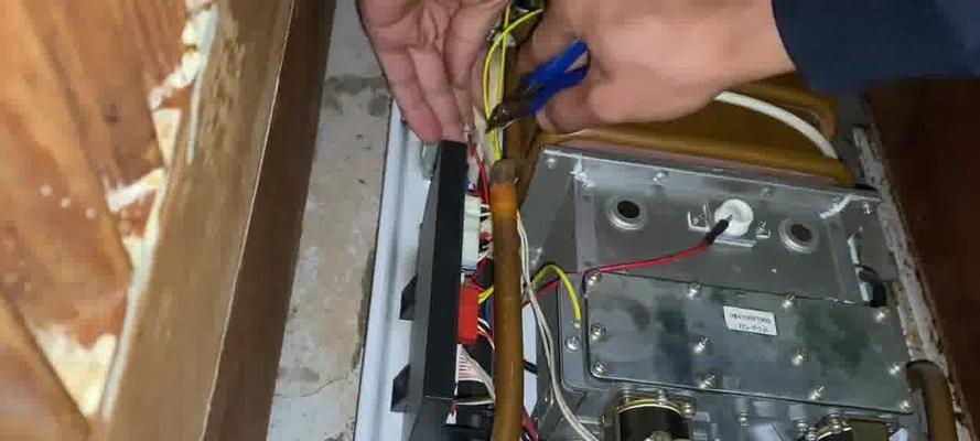解读新飞热水器E4故障代码（探索E4故障的原因及解决方法）  第1张