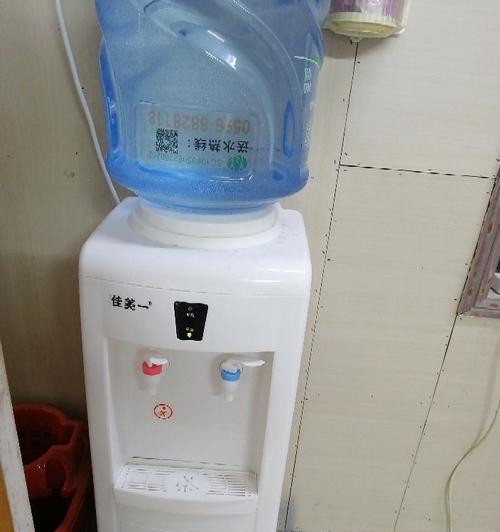 饮水机滴水维修指南（解决您的饮水机滴水问题）  第1张