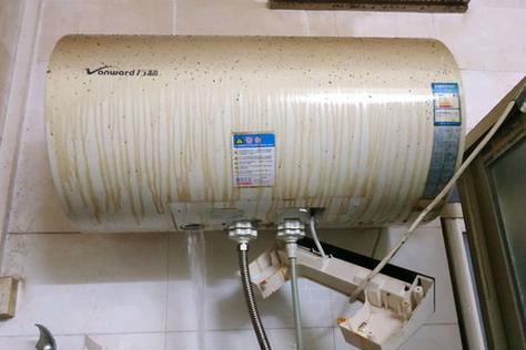 如何清除热水器铜管上的水垢（轻松应对热水器铜管水垢问题）  第1张