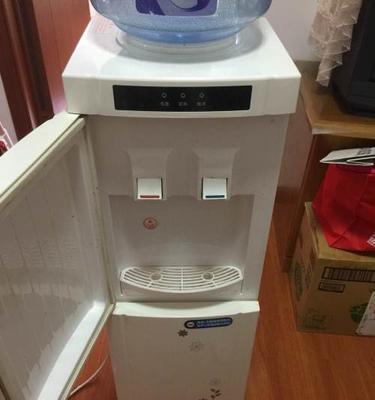 正确换水方法，让饮水机保持清洁健康（简单易行）  第2张
