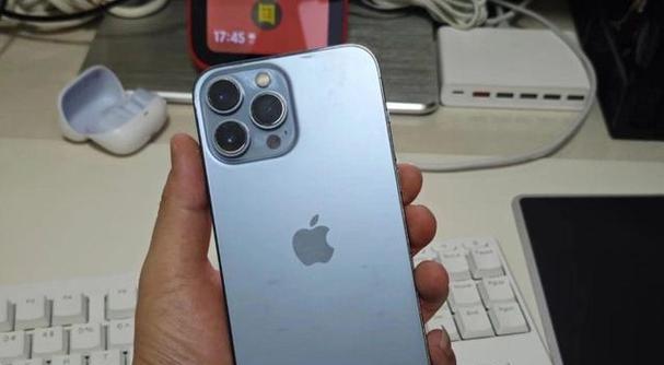 苹果13屏幕材质好吗？与前代相比有哪些改进？  第3张