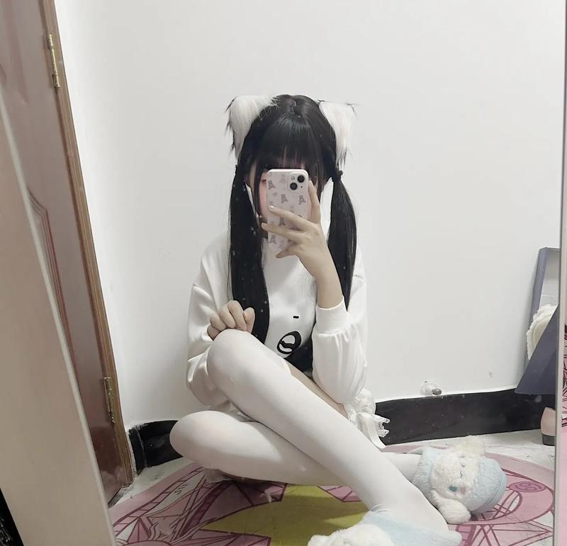少萝拍照手机挡脸怎么挡住脸？使用什么技巧可以避免脸部被挡？  第1张