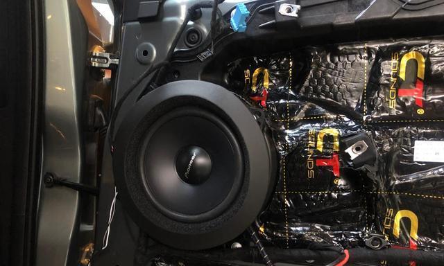 老马装低音炮的音质效果如何？安装后对车内音响有何影响？  第2张