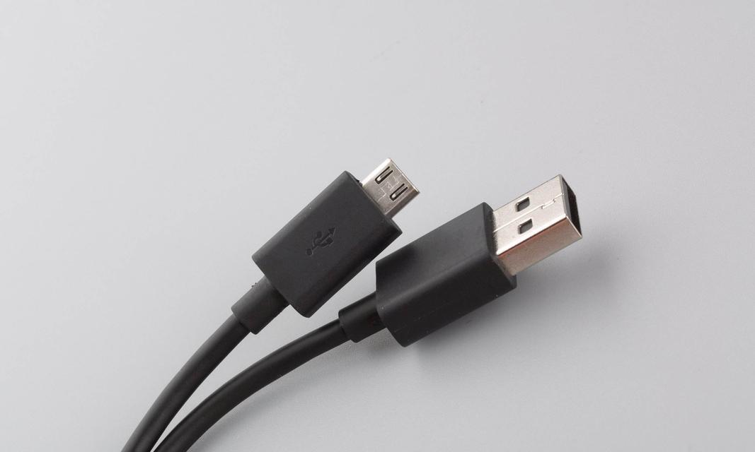 手机上直接插的充电器通常称为什么？  第2张