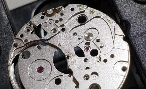 开关电源壳怎么拆下来？拆卸过程中需要注意什么？  第1张