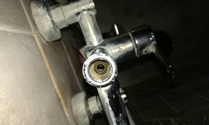 淋浴转换器漏水问题如何快速解决？  第3张