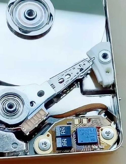 机械硬盘拆解步骤是什么？  第3张