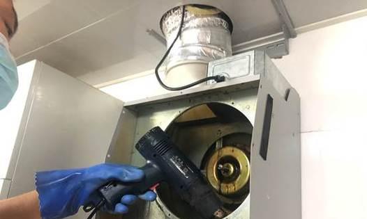 高效清洗方太油烟机的技巧（打造清新健康的厨房环境，让油烟不再困扰）  第2张