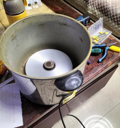 电饭煲发热老跳闸的问题及解决方法（电饭煲发热过度可能导致跳闸的原因及解决方案）  第1张