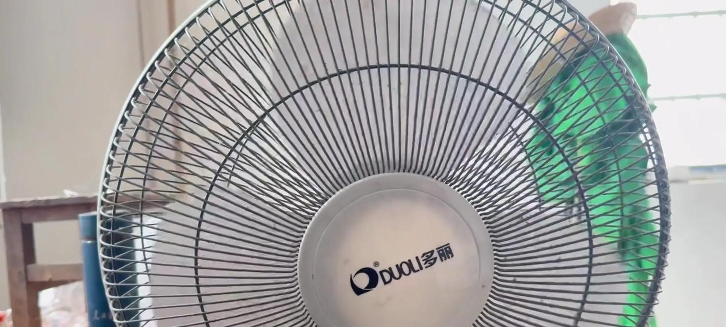 如何更换朗信油烟机电容器（简单教程帮你轻松解决油烟机故障问题）  第1张