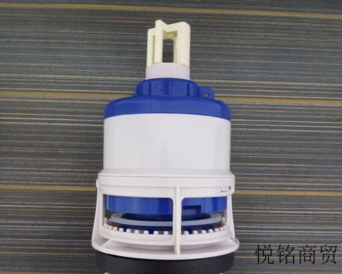 如何调节浪鲸马桶水箱水位（浪鲸马桶水箱水位调节方法及维修技巧）  第3张