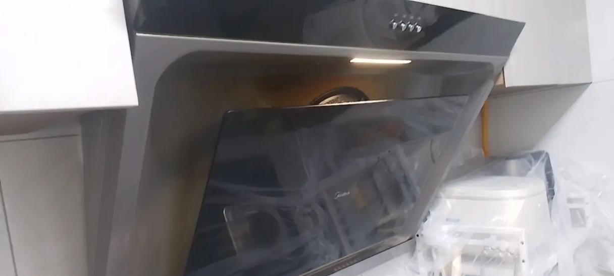 油烟机清洗后出现颤抖（彻底消除油烟机清洗后的颤抖问题）  第3张