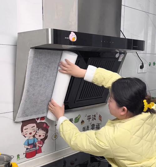 如何选择高效的油烟机清洗剂（为您解析不同类型的油烟机清洗剂及使用技巧）  第1张